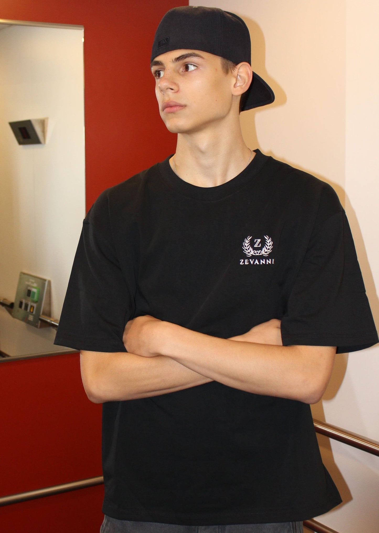 Zevanni Oversized T-shirt Void Black V1 Model